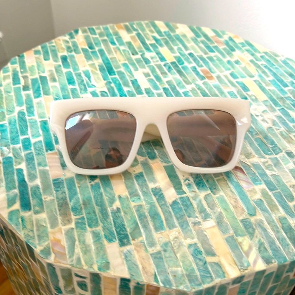 Stylish bold Stella sun glasses
